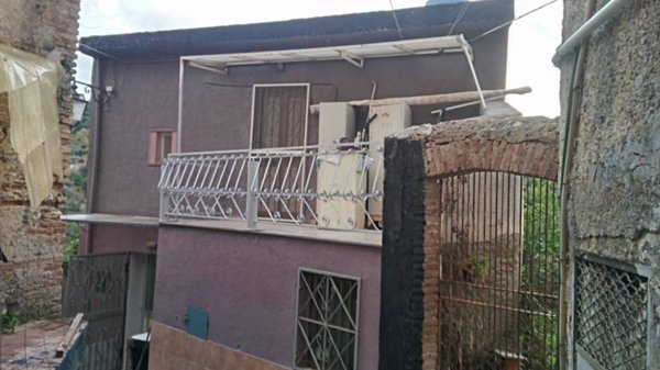 casa indipendente in vendita a Messina in zona Salice