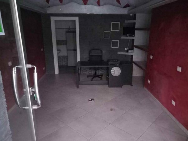 locale commerciale in vendita a Messina in zona Gazzi