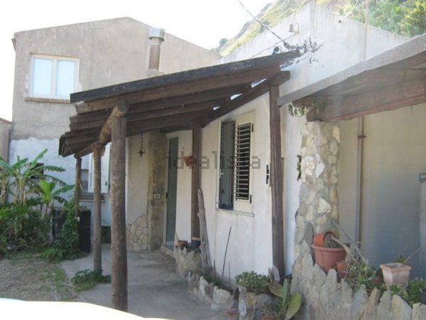 casa indipendente in vendita a Messina in zona Spartà