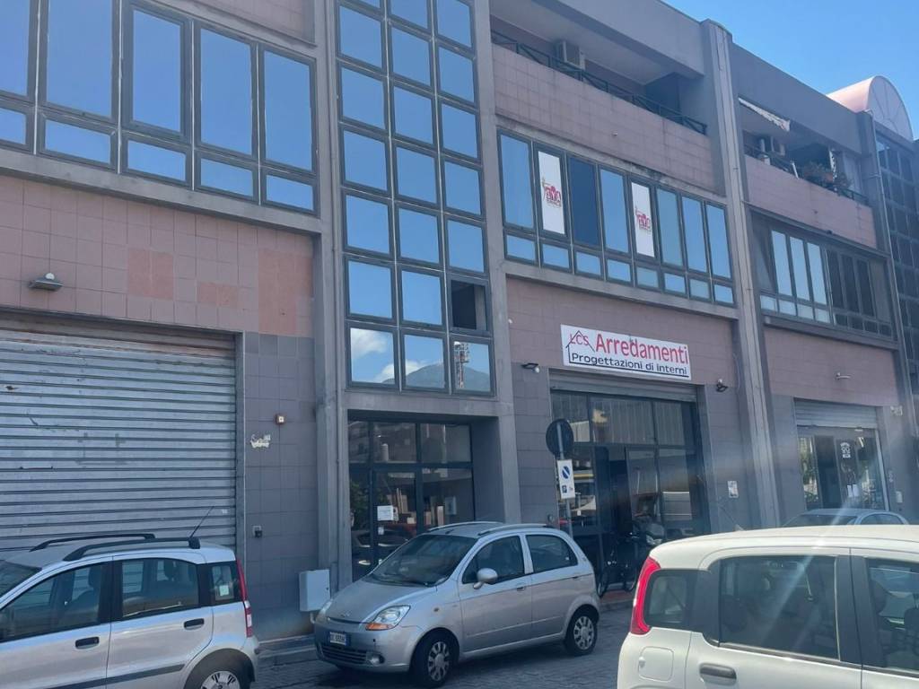 ufficio in vendita a Messina in zona Gazzi