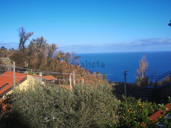 casa indipendente in vendita a Messina in zona Faro Superiore