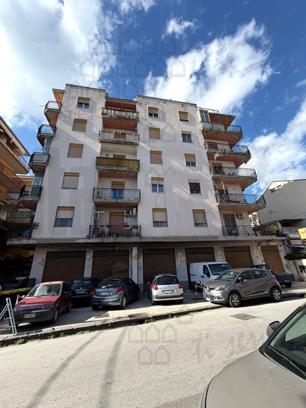 locale commerciale in vendita a Messina in zona Contesse
