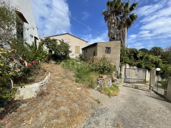 casa indipendente in vendita a Messina in zona Ganzirri