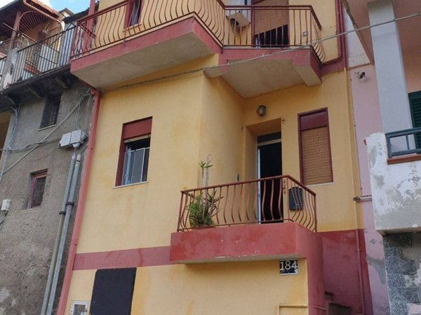 casa indipendente in vendita a Messina in zona San Filippo