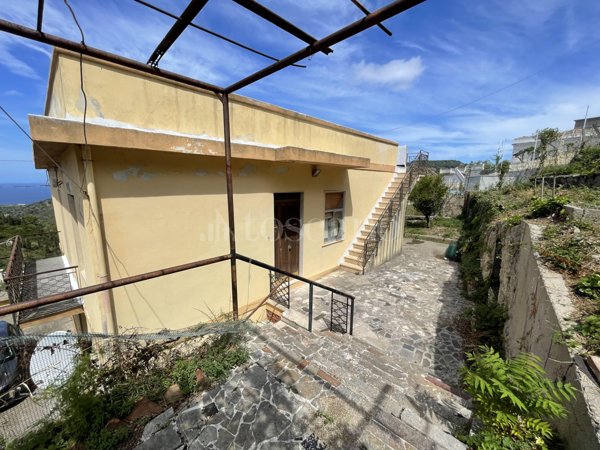 casa indipendente in vendita a Messina in zona Salice