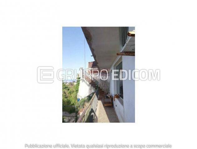 locale commerciale in vendita a Messina in zona Curcuraci