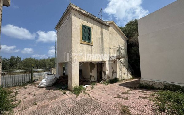 casa indipendente in vendita a Messina in zona Acqualadroni