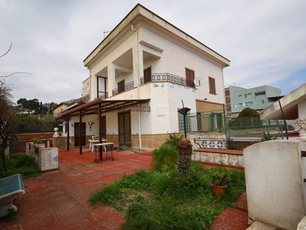 casa indipendente in vendita a Messina in zona Centro Storico
