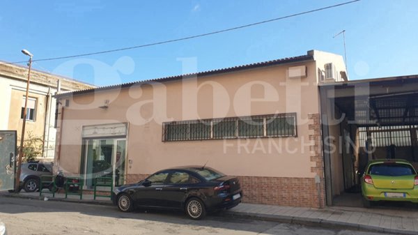 negozio in vendita a Messina in zona Centro Storico