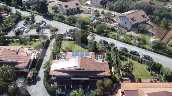 casa indipendente in vendita a Messina