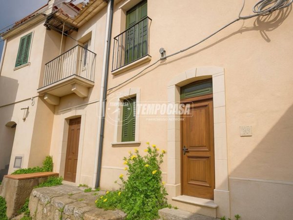 casa indipendente in vendita a Messina in zona San Filippo