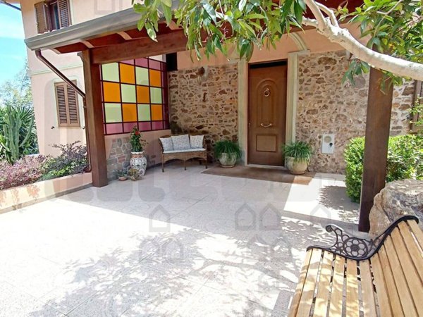 casa indipendente in vendita a Messina