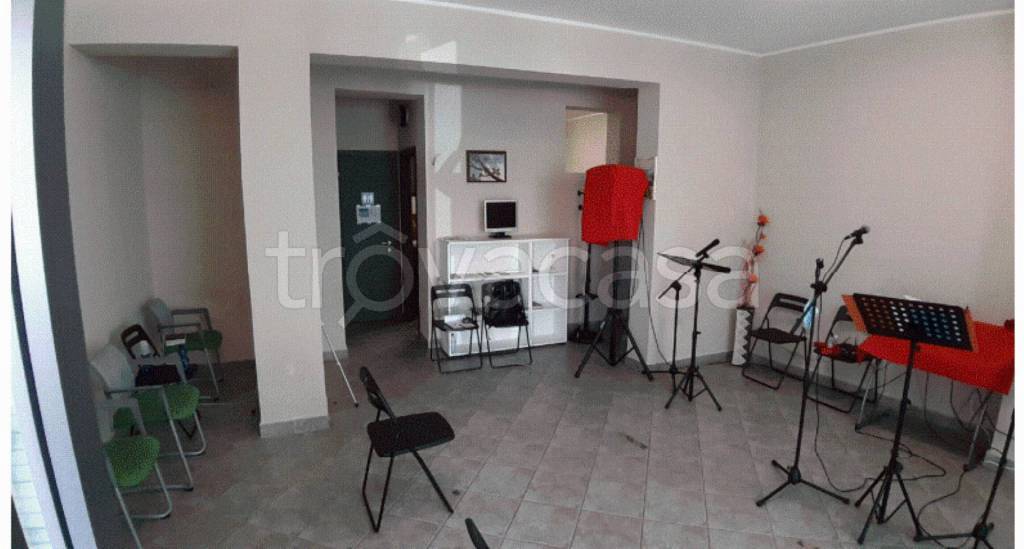 negozio in vendita a Messina in zona Pistunina