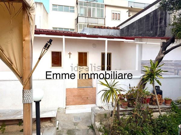 casa indipendente in vendita a Messina in zona Torre Faro