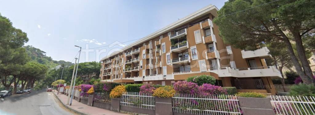 locale commerciale in vendita a Messina in zona Paradiso