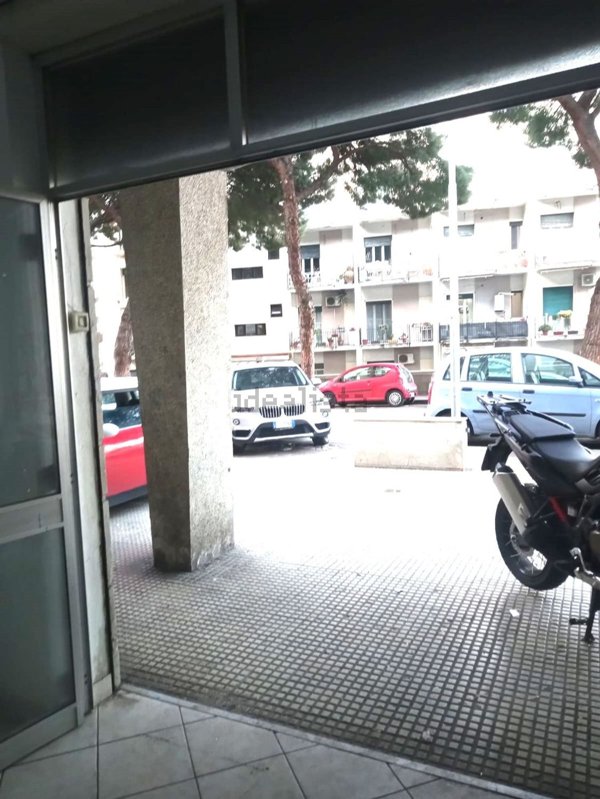 locale commerciale in vendita a Messina