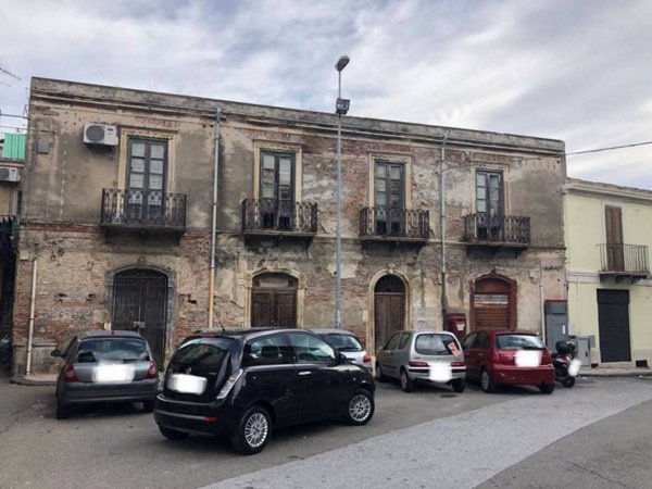locale commerciale in vendita a Messina in zona Gazzi