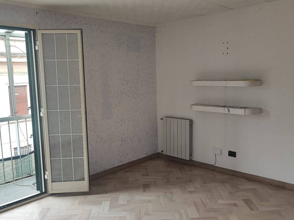 locale di sgombero in vendita a Messina in zona Camaro