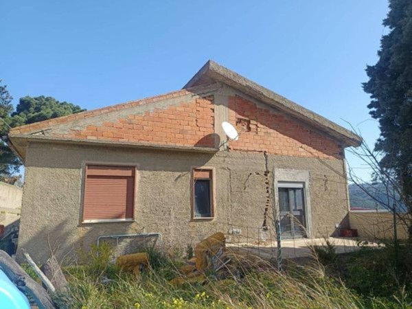 casa indipendente in vendita a Messina in zona San Filippo