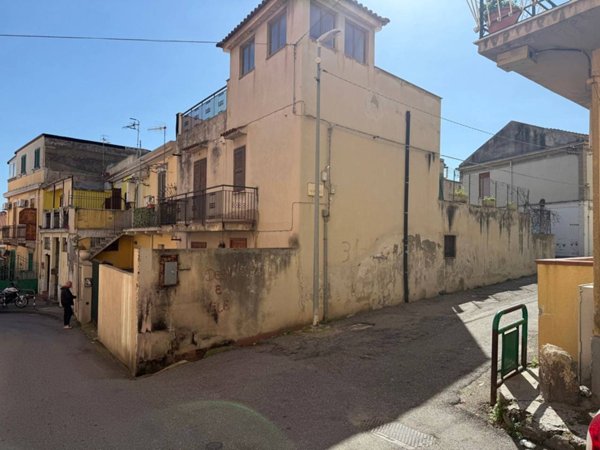 casa indipendente in vendita a Messina