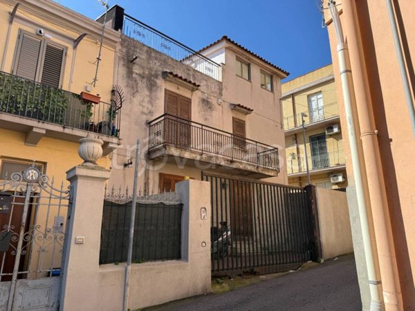 casa indipendente in vendita a Messina