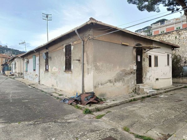 casa indipendente in vendita a Messina