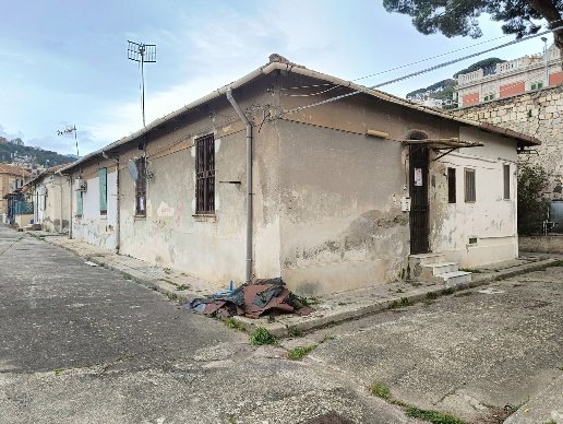 casa indipendente in vendita a Messina