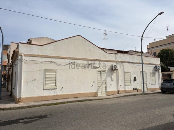 casa indipendente in vendita a Messina in zona Torre Faro