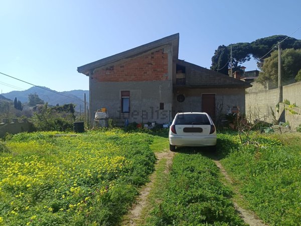 casa indipendente in vendita a Messina in zona Gesso