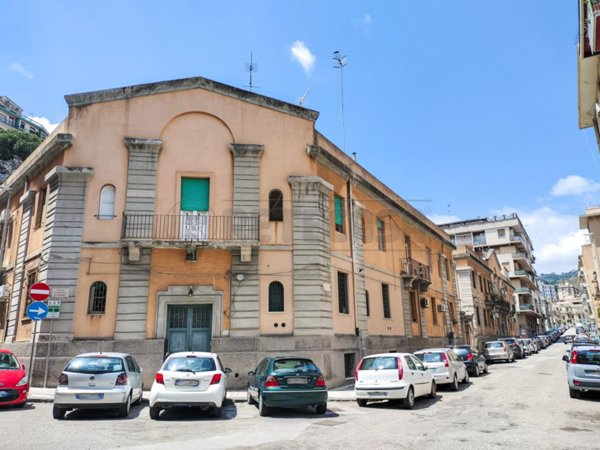 appartamento in vendita a Messina in zona Centro Storico