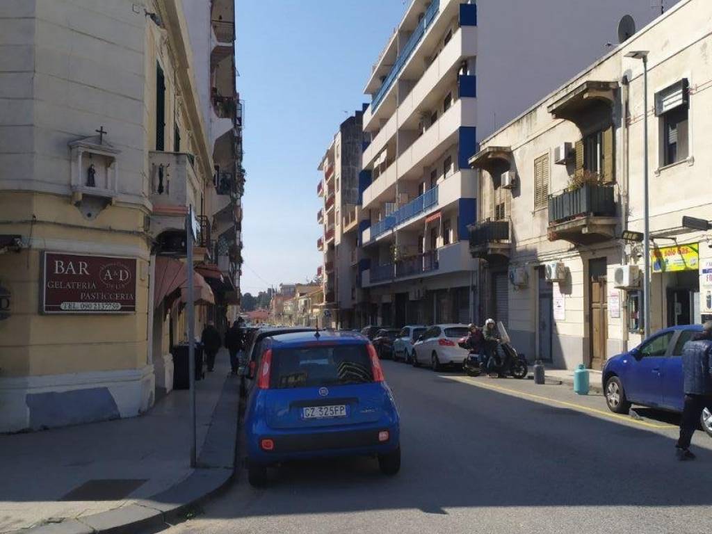 negozio in vendita a Messina in zona Centro Storico