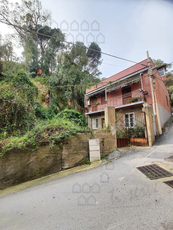 casa indipendente in vendita a Messina