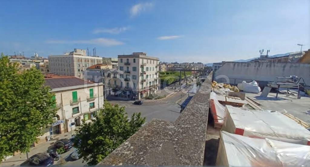 locale commerciale in vendita a Messina in zona Centro Storico