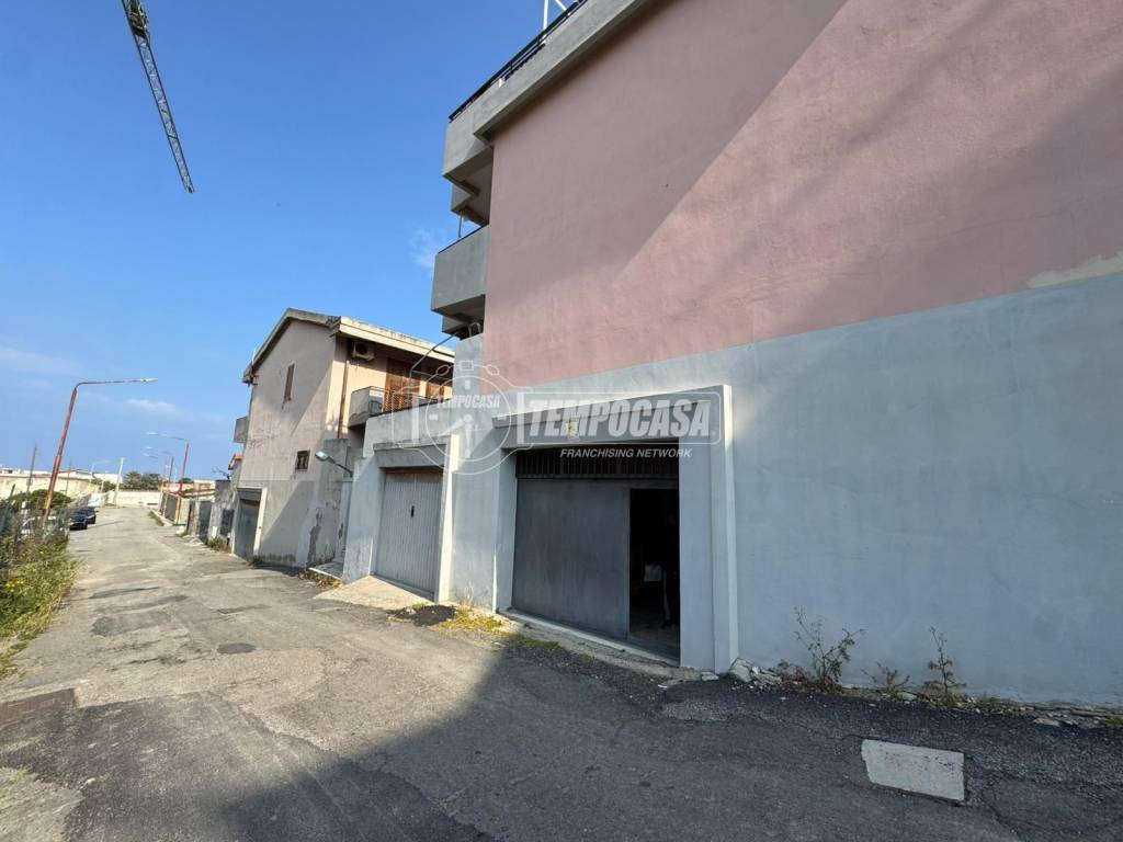 locale commerciale in vendita a Messina in zona Ganzirri