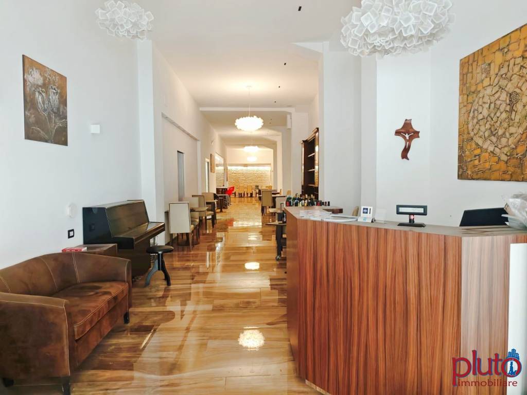 negozio in vendita a Messina in zona Centro Storico