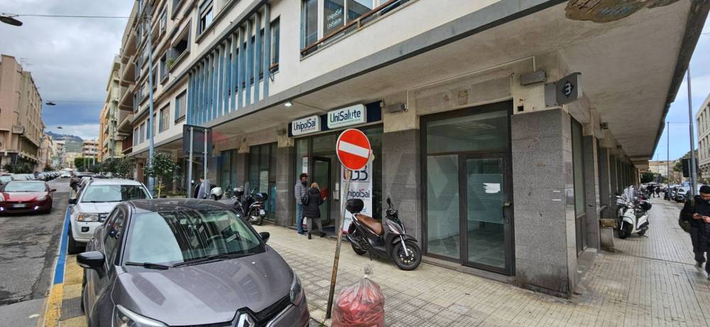 negozio in vendita a Messina in zona Centro Storico