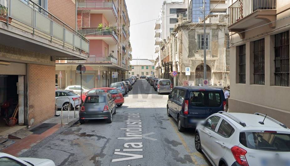 locale commerciale in vendita a Messina