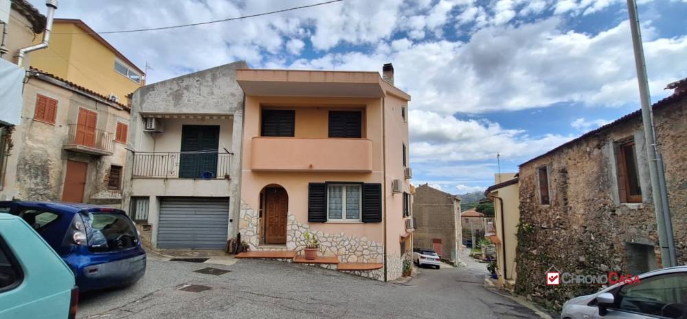 casa indipendente in vendita a Messina in zona Massa San Giorgio