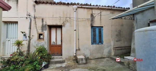 casa indipendente in vendita a Messina in zona Massa San Giorgio