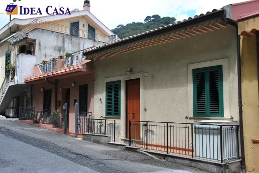 casa indipendente in vendita a Messina