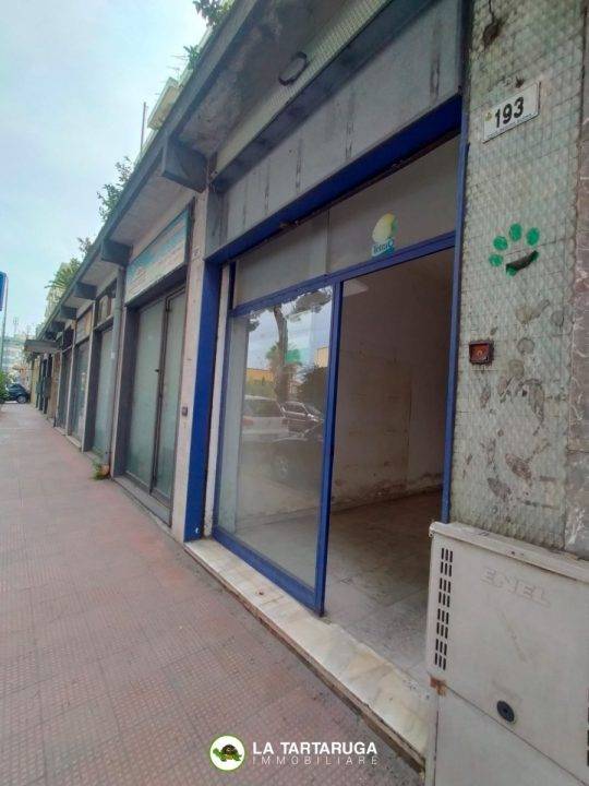 locale commerciale in vendita a Messina