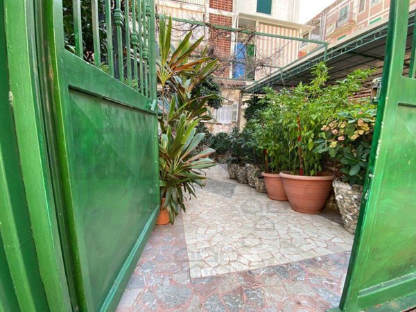 appartamento in vendita a Messina in zona Santa Lucia