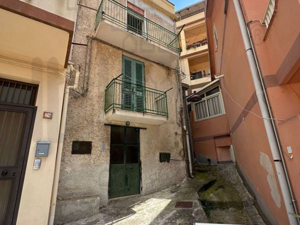 casa indipendente in vendita a Messina in zona Gazzi