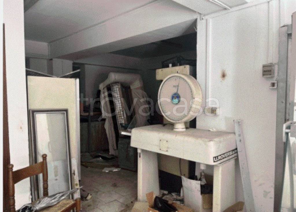 locale commerciale in vendita a Messina