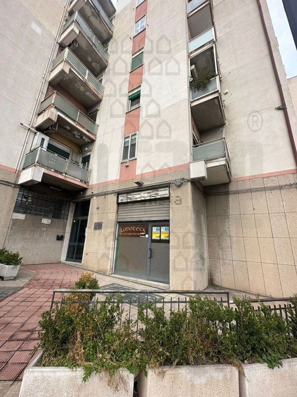 locale commerciale in vendita a Messina in zona Centro Storico