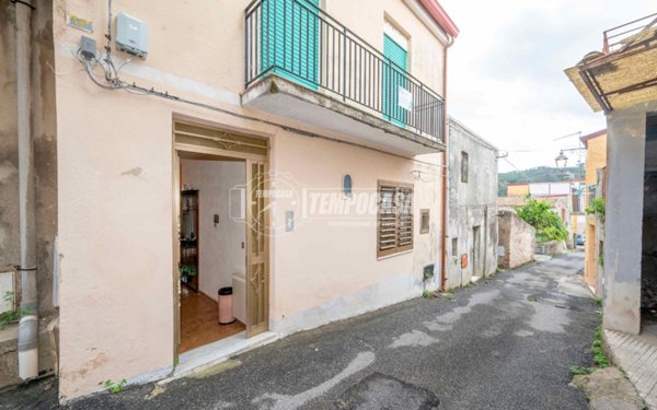 casa indipendente in vendita a Messina in zona Salice