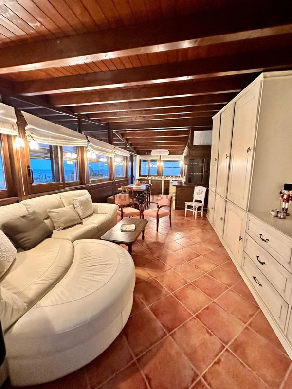 appartamento in vendita a Messina in zona Mili Marina