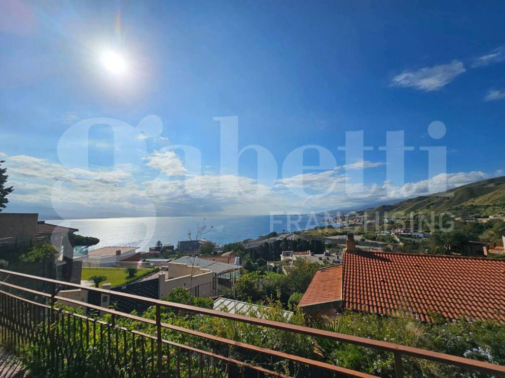 casa indipendente in vendita a Messina