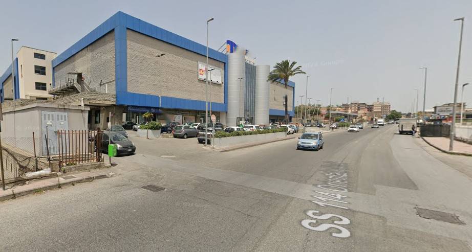 negozio in vendita a Messina in zona Tremestieri