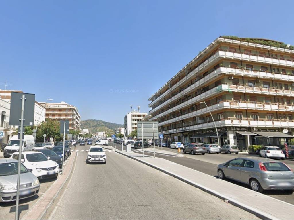 locale commerciale in vendita a Messina in zona Centro Storico